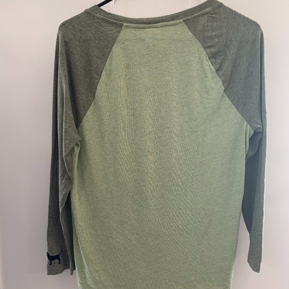 NWOT Victoria's Secret PINK Small Green & Gray 3/4 Sleeve Women's Baseball Tee - Picture 2 of 10